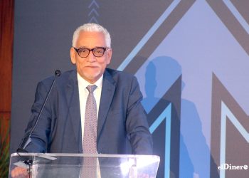 El economista Raúl Féliz habló de la necesidad de ser competitivos.