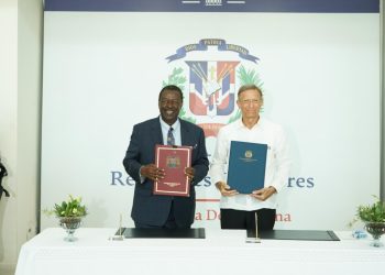 El acuerdo fue rubricado por el canciller dominicano, Roberto Álvarez, y el secretario para Asuntos Exteriores y de la Diáspora de Kenia, Musalia Mudavadi.