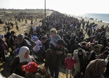 La reacción del monarca hachemita llega en la misma jornada en la que el ministro de Exteriores egipcio, Badr Abdelaty, subrayó la importancia de reconstruir la Franja de Gaza, pero "sin que los palestinos abandonen" el enclave palestino.