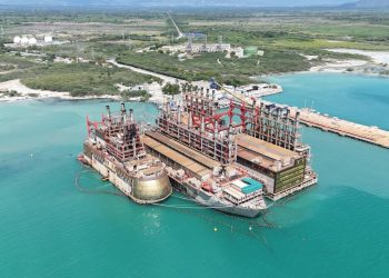 Las tres plantas flotantes de Karpowership en Azua cuentan con una capacidad instalada de 419 megavatios.