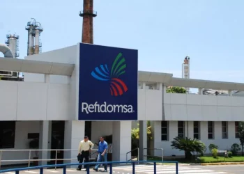 Durante diciembre de 2025, Refidomsa registró un volumen de 2,294,345 barriles, lo que representa un crecimiento interanual de 7.32%.