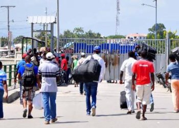 El Estado dominicano en los últimos 3 años ha gastado alrededor de RD$40,000 millones en la atención de la población del país vecino. - Fuente externa.