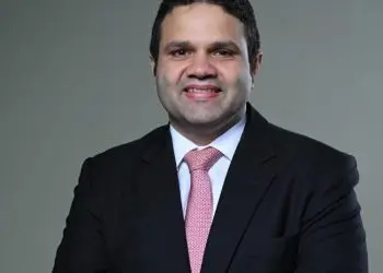 Subrayó que, para RD, un mayor precio del petróleo implicaría una mayor demanda de dólares para la importación de petróleo y gas natural.