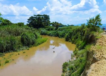 Según el Gobierno dominicano, la construcción en el lado haitiano del río contravienen el Tratado de Paz, Amistad y Arbitraje de 1929 y el Protocolo de Revisión de 1936. - Fuente externa.