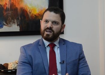 Roberto de Jesus Mella Cohn, economista, CPA, más de 20 años de experiencia en materia antilavado, gestor de riesgo y de sistemas antisoborno certificado.