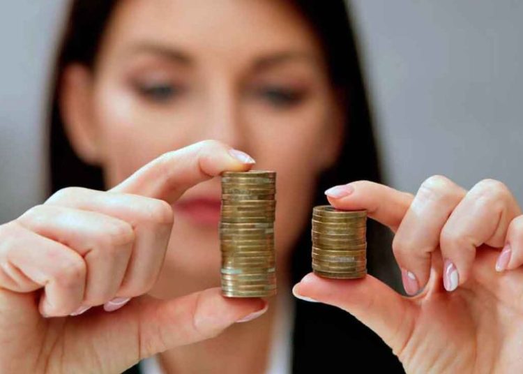 El documento refiere que las mujeres suponen el 49% de los 2.1 millones de deudores únicos del sistema financiero. - Fuente externa.