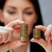 El documento refiere que las mujeres suponen el 49% de los 2.1 millones de deudores únicos del sistema financiero. - Fuente externa.