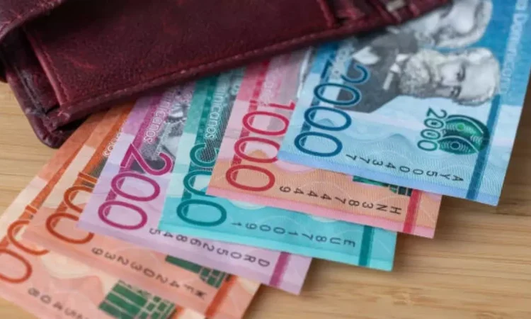 Un grupo de 49,738 empleados (10.5%) gana entre RD$30,000 y RD$39,000 al mes.