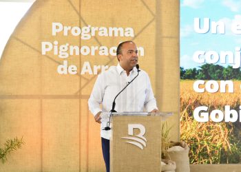 Samuel Pereyra, presidente ejecutivo de Banreservas, da a conocer la tasa de financiamiento del Programa de Pignoración de Arroz 2025-2026 en la provincia La Vega.