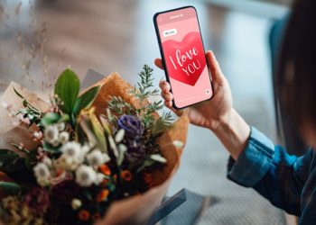 BioCatch recomienda nunca enviar dinero, tarjetas de regalo ni datos financieros a personas que no se conozcan físicamente.