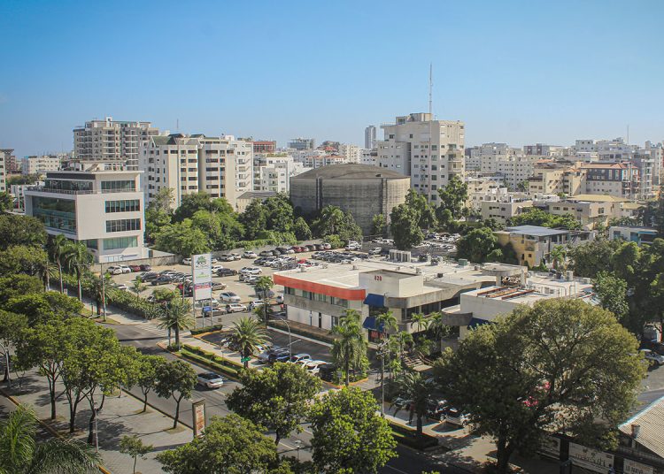 El nivel de vida del país es aproximadamente un tercio del de Estados Unidos, según el FMI. | Ronny Cruz