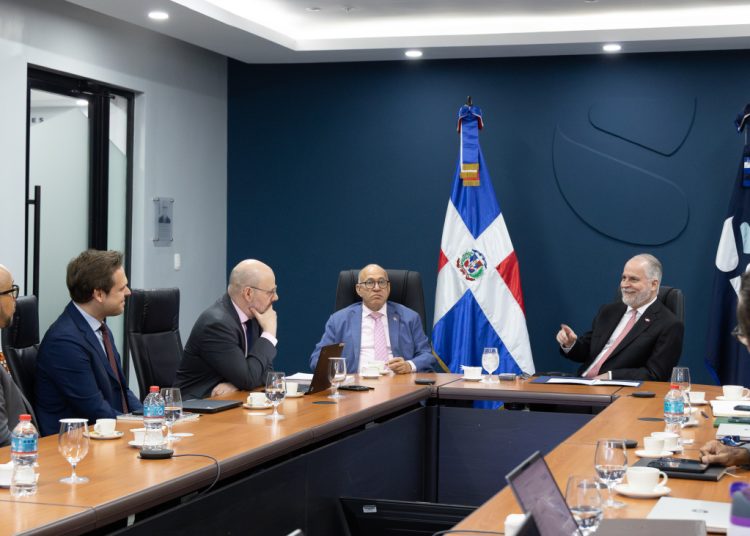 De igual manera, la cartera de créditos bruta ascendió a RD$2.182 billones (32.2% del PIB), para un aumento interanual de RD$242,773 millones y una variación del 12.5%.