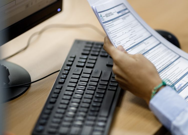 Cepal destaca que solo Chile, Costa Rica, Cuba, Ecuador, México, Panamá y Perú cuentan con licencias para cuidados de larga duración.