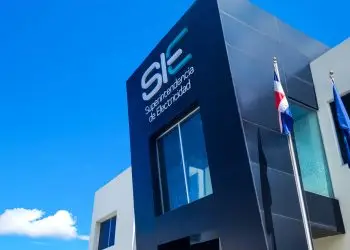 Andrés Astacio, superintendente de Electricidad, destacó que la actualización del reglamento fortalece el marco regulatorio vigente.