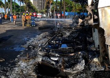 El siniestro ocasionó densa humareda y trastornos en el tránsito de la zona.