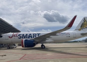 Los vuelos hacia Medellín operarán los lunes, jueves y domingos, mientras que la ruta hacia Cali tendrá frecuencias los miércoles, viernes y sábados.