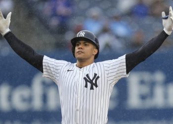 El jardinero derecho de los New York Yankees, Juan Soto, es el mejor remunerado con un salario de US$31 millones.
