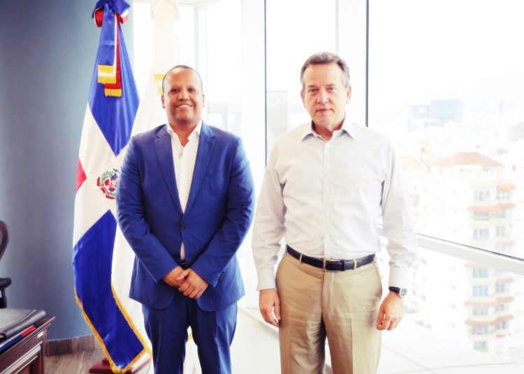 En un encuentro entre Bisonó y Frank Segura, presidente de Foro DoMadrid, la organización resaltó los logros alcanzados bajo su liderazgo.