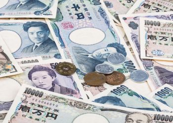 La balanza comercial japonesa tuvo un déficit de €3.914 millones, 4.4 veces más que el año anterior, aunque la cifra contrasta con el superávit de €2,906 millones del mes anterior.
