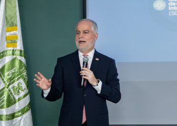 De acuerdo con el funcionario, la SB da pasos para consolidarse como un referente nacional e internacional por la calidad de su supervisión y el acompañamiento a los usuarios financieros.