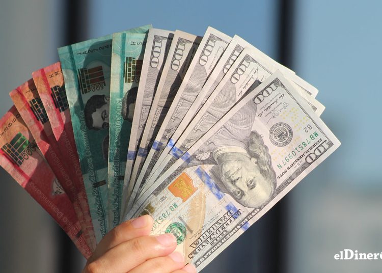 Los agentes de cambio también sirven para que las familias cambien sus remesas.