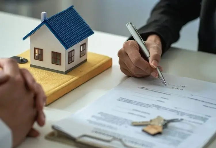 Los montos prestados para la adquisición de viviendas mostraron un crecimiento más dinámico del 14% en comparación con los préstamos comerciales y de consumo, que crecieron un 11.8% y un 12.1%, respectivamente.