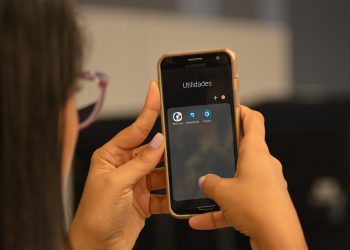 Datos revelan que número de sucursales disminuye mientras digitalización aumenta.