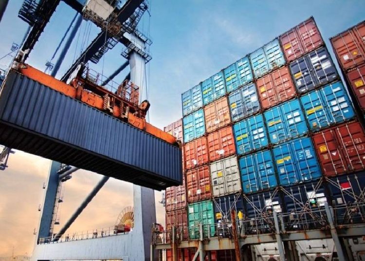 Las negociaciones entre los dos bloques se intensificaron y la Comisión Europea propuso a Trump un acuerdo recíproco de bienes industriales a tarifas cero.