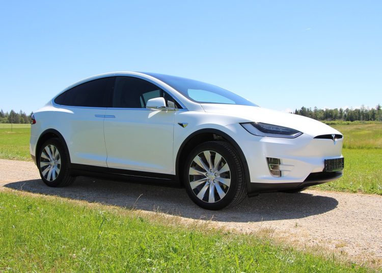 Vehículo Tesla | Pixabay