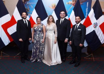 thumbnail_FOTO RD EN CANADÁ