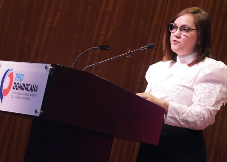 Elizabeth Mena, presidenta de Adoexpo.