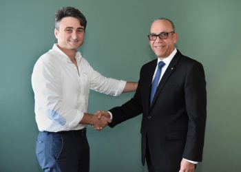 Rafael Monestina, presidente de Grupo Bravo y Fausto Pimentel, Presidente Ejecutivo del Banco Santa Cruz.