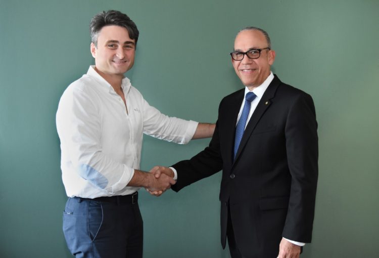 Rafael Monestina, presidente de Grupo Bravo y Fausto Pimentel, Presidente Ejecutivo del Banco Santa Cruz.