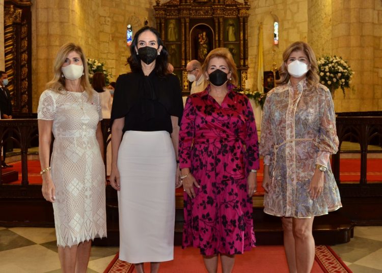 Jacqueline González, Rita Abinader, Patricia González y Pilar González.