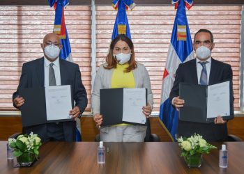 Yanio Concepción, Mayra Jiménez y Xavier Hernández.
