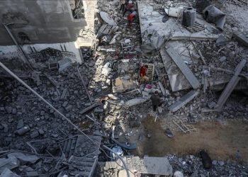 Al menos 10 ciudadanos murieron y otros resultaron heridos "en el bombardeo de ocupación que tuvo como objetivo cuatro viviendas en los barrios de Sabra y Zaytun en la ciudad de Gaza". - Fuente externa.