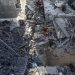 Al menos 10 ciudadanos murieron y otros resultaron heridos "en el bombardeo de ocupación que tuvo como objetivo cuatro viviendas en los barrios de Sabra y Zaytun en la ciudad de Gaza". - Fuente externa.