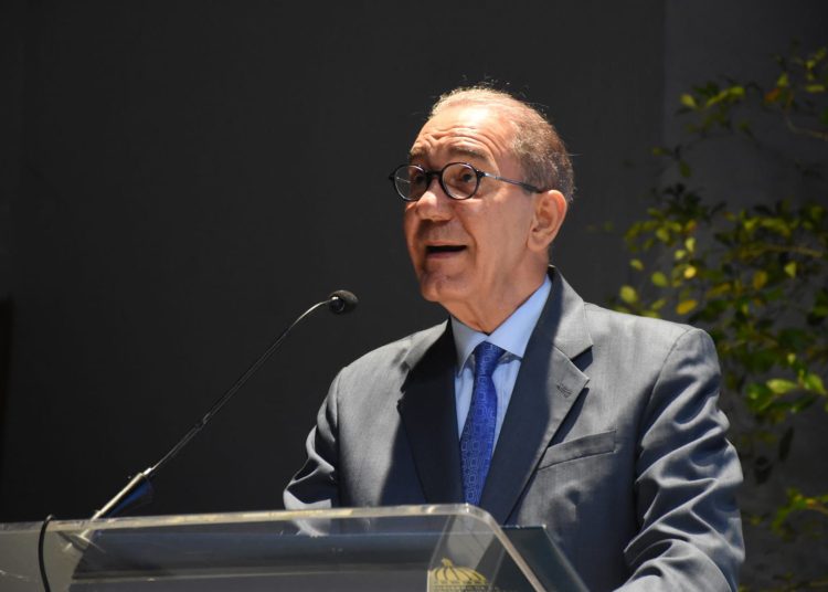 Franklin García Fermín interviene en el Segundo Congreso Internacional de la Asociación de Rectores de Universidades (ADRU) en la Unphu.
