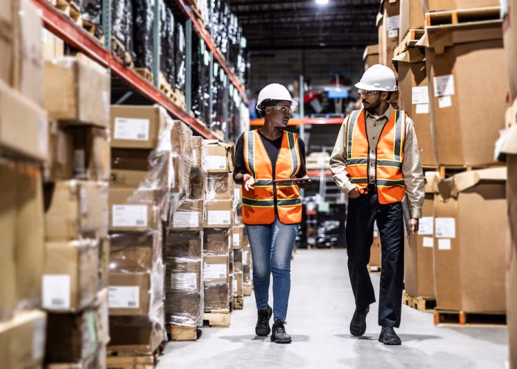 Durante el mes, el empleo tuvo una tendencia al alza en la atención sanitaria, el ocio y la hostelería, el Gobierno y la asistencia social.