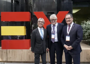 Eduardo Ávila, embajador de Colombia, Joan Franco, Presidente de Tecniberia, y Luis Iberico, embajador de Perú en España y Andorra.