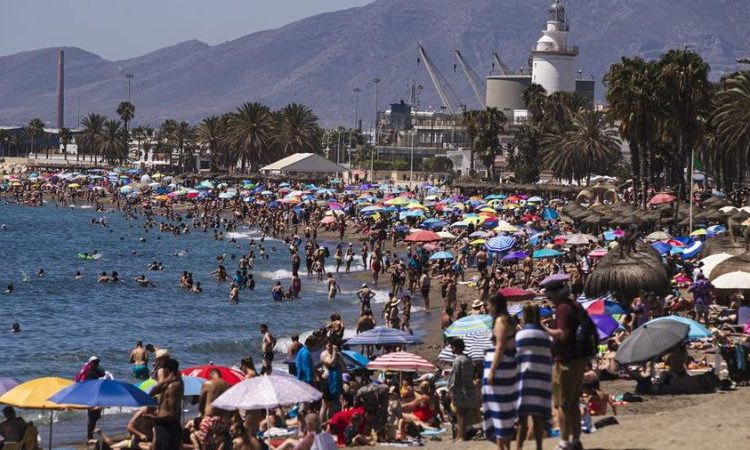 Las regiones costeras del sur verían reducido su número de turistas en casi un 10% en verano. Fuente externa.