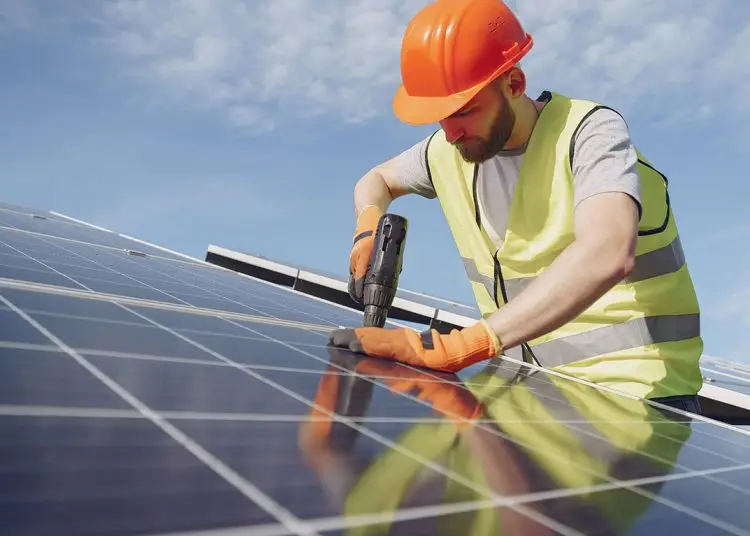 En República Dominicana, todavía hay aproximadamente 64,000 hogares sin electricidad. | Fuente externa