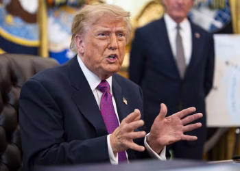 Trump ha cuestionado a grandes petroleras estadounidenses por los elevados precios de la gasolina.