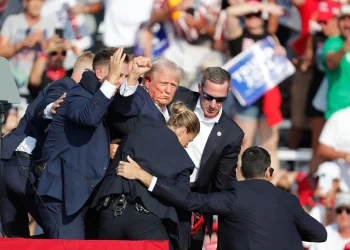 Director del Servicio Secreto reiteró que los francotiradores no tenían "ningún conocimiento" de que había un hombre armado "hasta que oyeron los disparos".