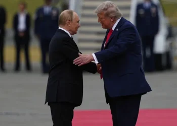 Putin aterriza en la base aérea Elmendorf-Richardson en Anchorage.