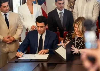 Cada país invertirá un millón de dólares con el objetivo de atraer turistas estadounidenses y europeos con el apoyo de las aerolíneas Frontier y Arajet.