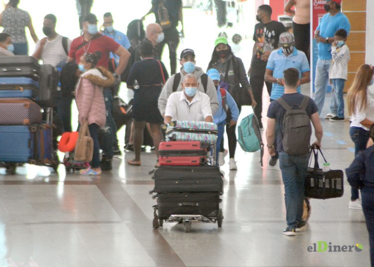 turistas-aeropuerto