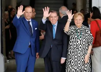 En la reunión con el jefe de Estado panameño también estarán un grupo de exmandatarios que conforman la Iniciativa Democrática de España y las Américas.