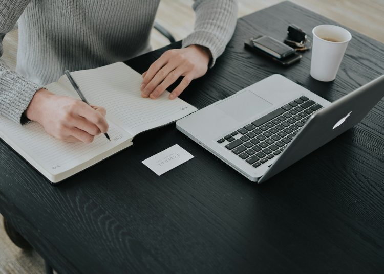 Los candidatos, indica Alegra, podrán postularse desde cualquier lugar del mundo debido al modelo de trabajo remoto de 'Smart Working'. - Unplash.