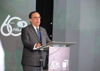 Expresó su confianza en la economía dominicana, “que por su estabilidad de precios y crecimiento sostenido muestra pilares robustos de estabilidad macroeconómica, con lo cual la sostenibilidad financiera consolidaría nuestra probada resiliencia ante escenarios de incertidumbre".